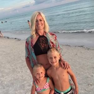 Meet your Posher, Lora